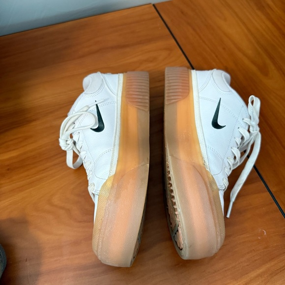 Nike Women's Court Legacy Lift Platform Sneaker Green White FV5526-100‎ Leather - Picture 6 of 10